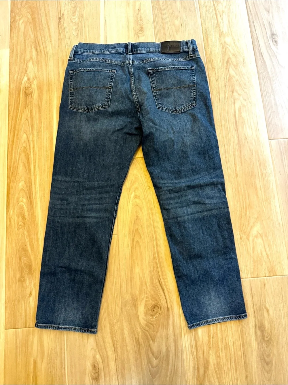 Lucky Brand 221 Straight Fit Medium Wash Jeans Men’s 38x30